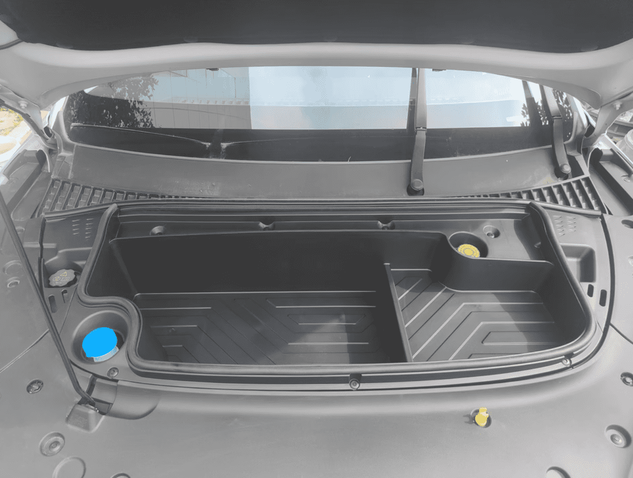 Xevaban.com ở 214 Giải Phóng là đơn vị chuyên cung cấp phụ kiện oto, đồ chơi oto, đồ chơi atto 3, phụ kiện atto 3, xevaban, 214 giải phóng, cốp trước atto 3, hộp cốp trước atto 3, độ cốp trước atto 3.